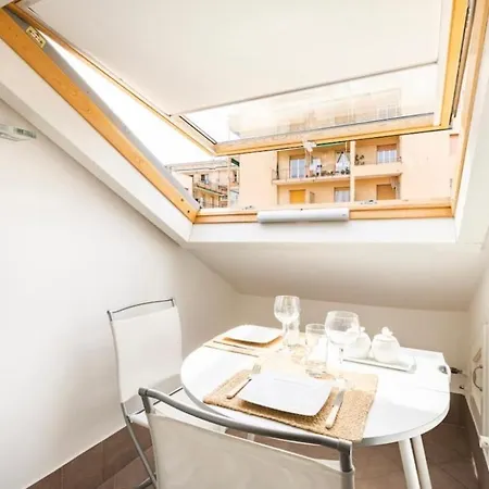 La Mansarda Al Mare Centro Storico Di Con Garage Apartament *