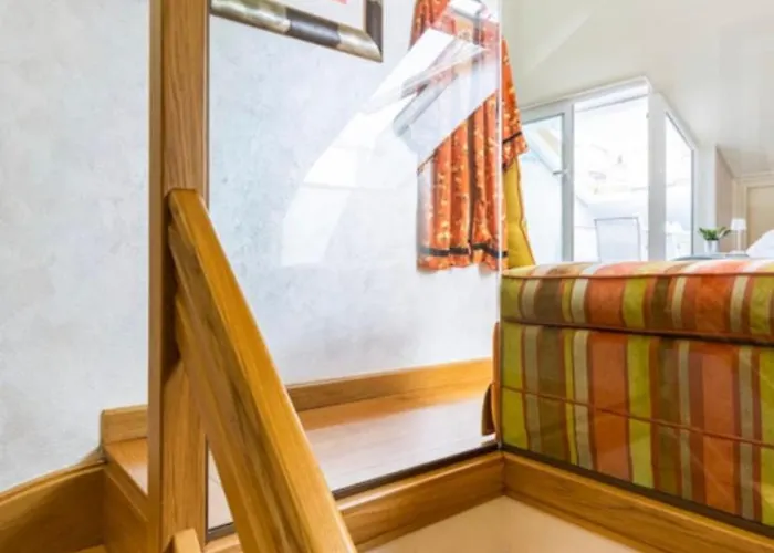 Apartamento La Mansarda Al Mare Centro Storico Di Con Garage Loano