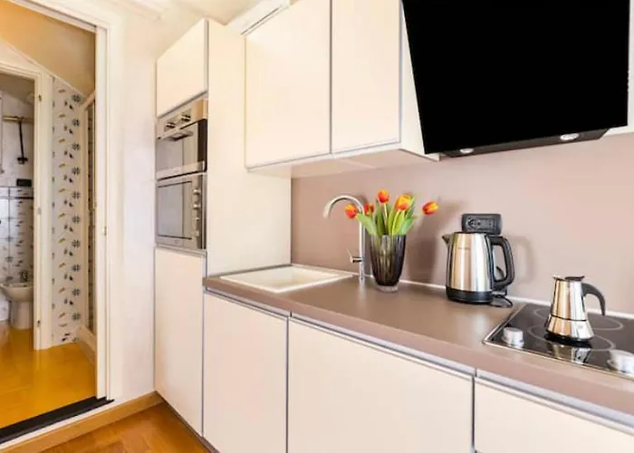 La Mansarda Al Mare Centro Storico Di Con Garage Loano