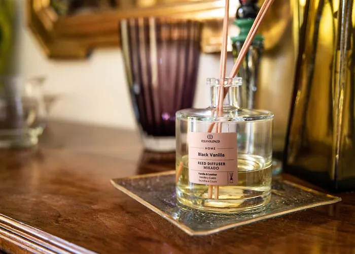 La Mansarda Al Mare Centro Storico Di Con Garage * Loano